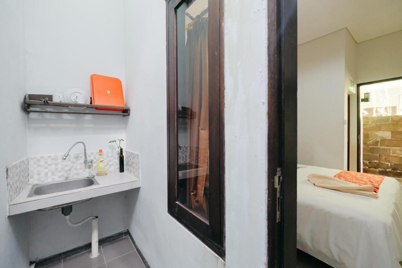 D'Tamblingan Guest House At Taman Griya Jimbaran Redpartner - Minimum Stay 30 Nights المظهر الخارجي الصورة